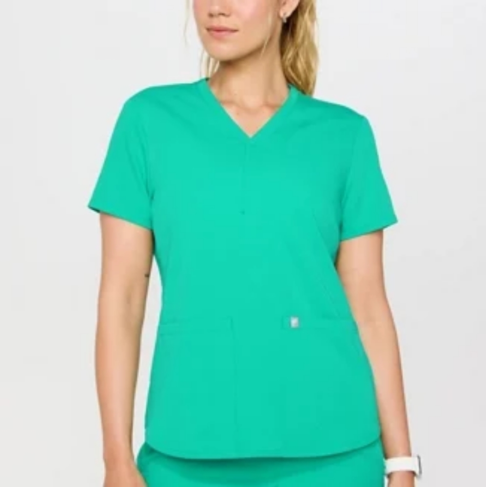 Fabletics Method 2 Pocket Scrub Top